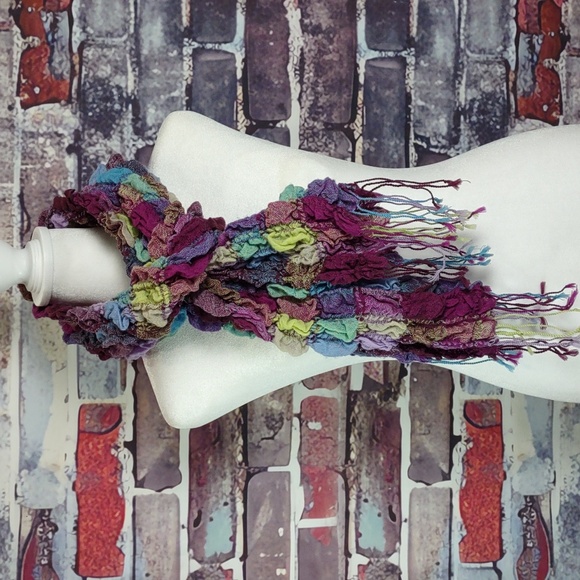 Suantrai of Ireland Woven Scarf - Picture 3 of 10